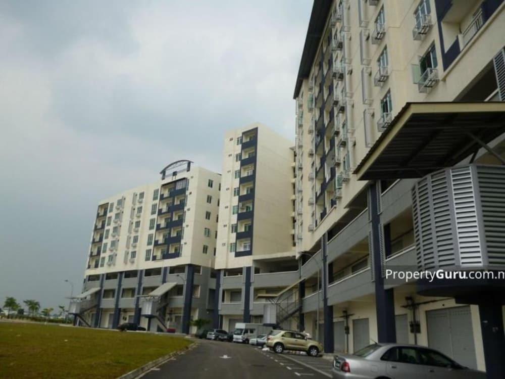Aeon Tebrau Hotel 3*